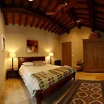 L'affaccio Sul Borgo Montone (Umbria)