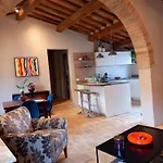 L'affaccio Sul Borgo Montone (Umbria)