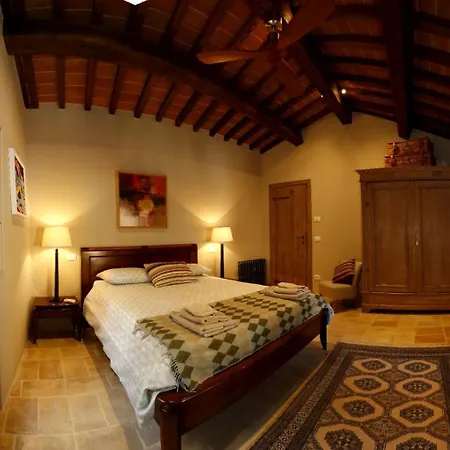 L'affaccio Sul Borgo Montone (Umbria)